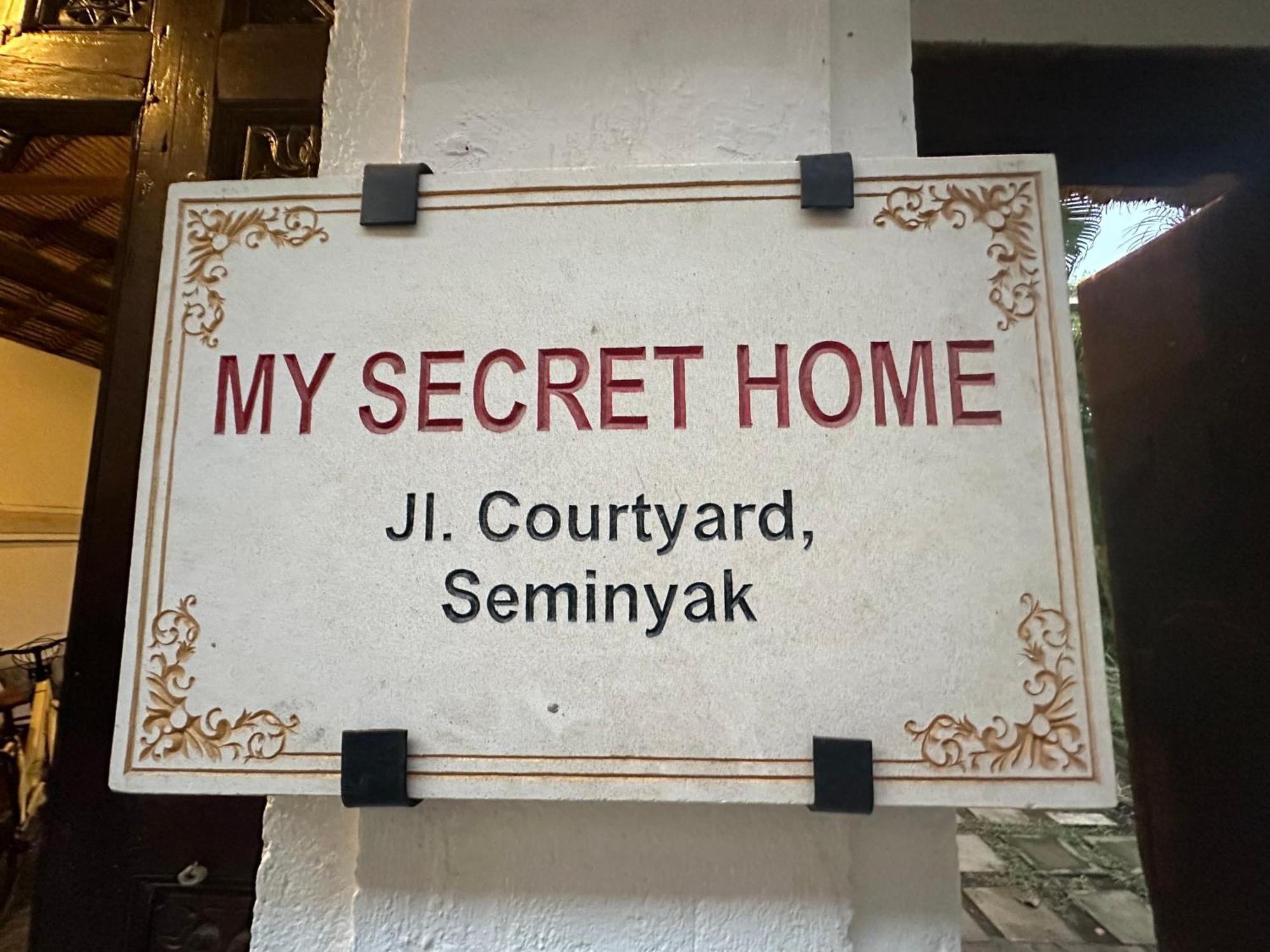 My Secret Home Seminyak Esterno foto